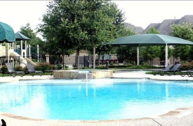 Building Photo - Very nice 3 bed Townhome in Plano!