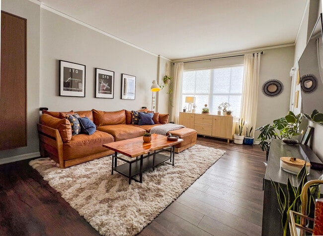 Building Photo - 1975 N Grant St