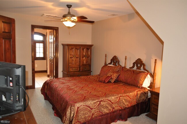 Building Photo - 103 Trout Lily Ln