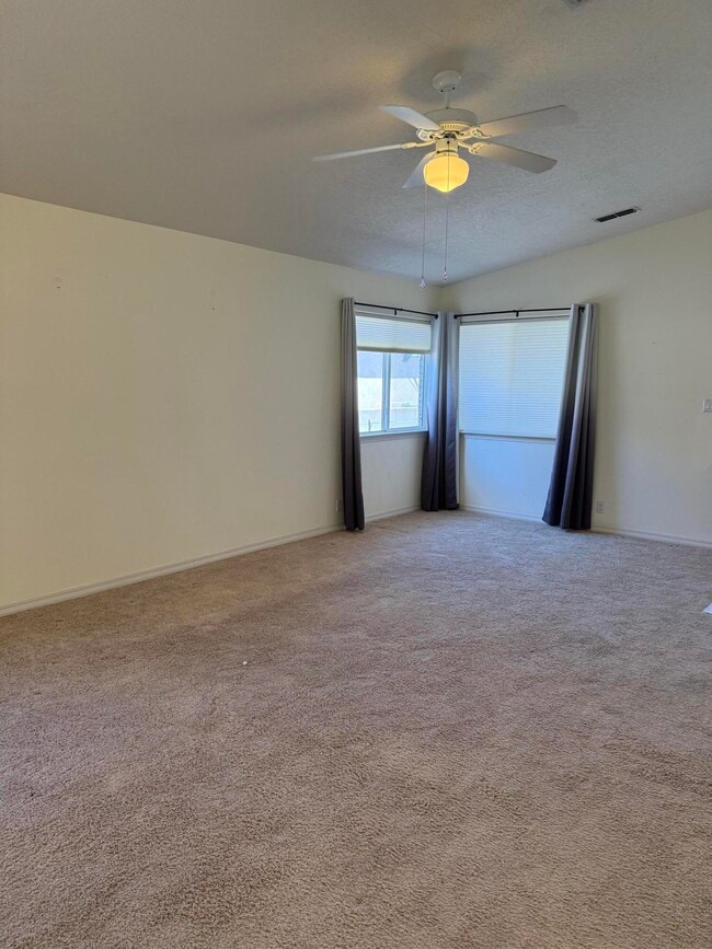 Building Photo - 8319 Santa Clarita St NE