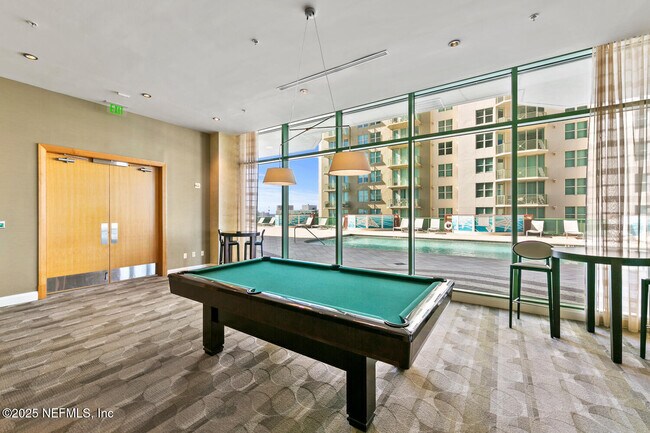 Building Photo - 1431 Riverplace Blvd