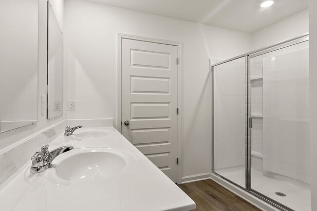 Building Photo - New Construction in the Heart of Northport - Available Now