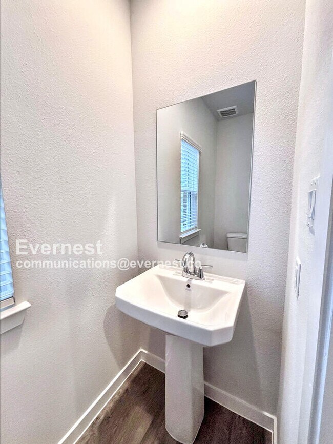 Building Photo - 32506 Timber Point Dr