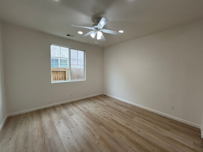 Building Photo - 759 Hagerman Peak Dr