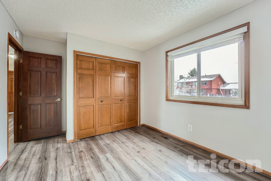 Building Photo - 6591 N Windmont Ave