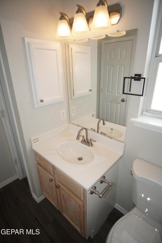 Building Photo - 1686 St Stephen Pl