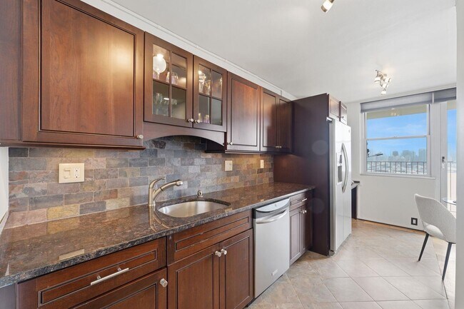 Building Photo - 6040 JFK Blvd E