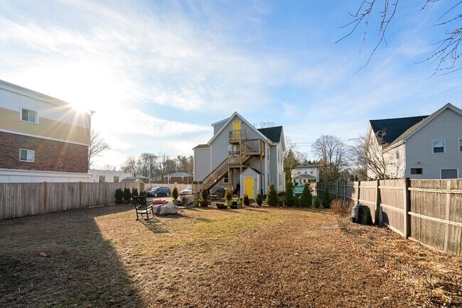 Building Photo - 32 E Chestnut St