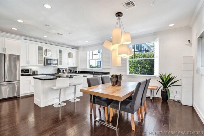 Building Photo - 381 E Cannery Row Cir