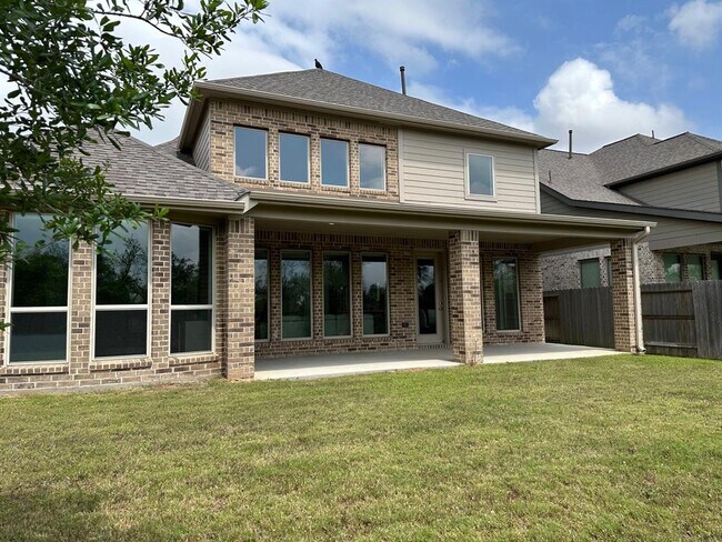 Building Photo - 18027 Callander Ave
