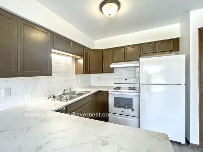 Building Photo - 2333 W 17th St