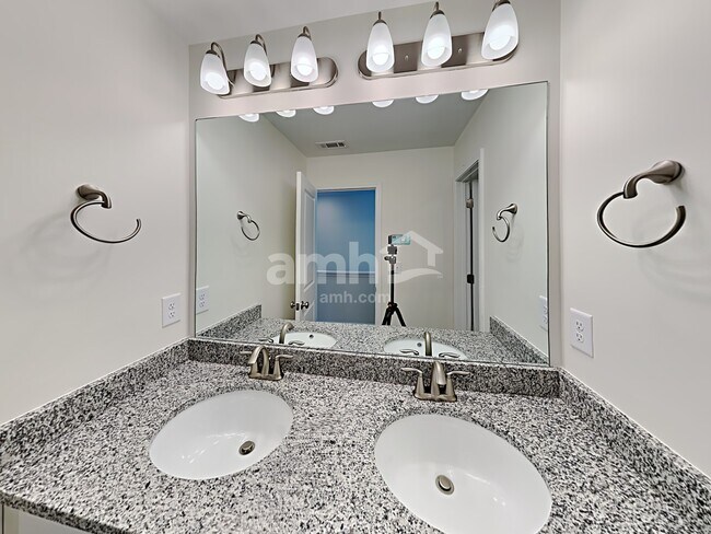 Building Photo - 53 Shelby Ct