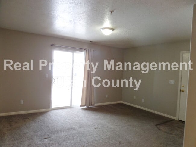 Building Photo - Eagle Mountain Condo