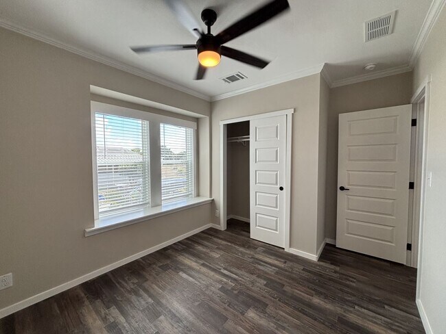 Building Photo - 6909 41st Ave N