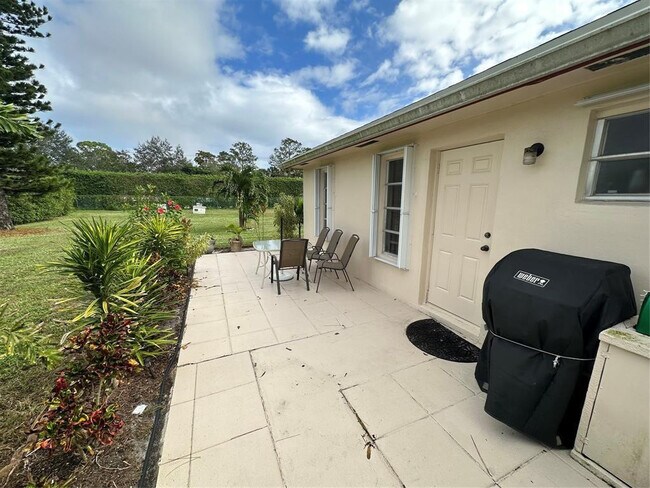 Building Photo - 4525 NW 3rd Ct