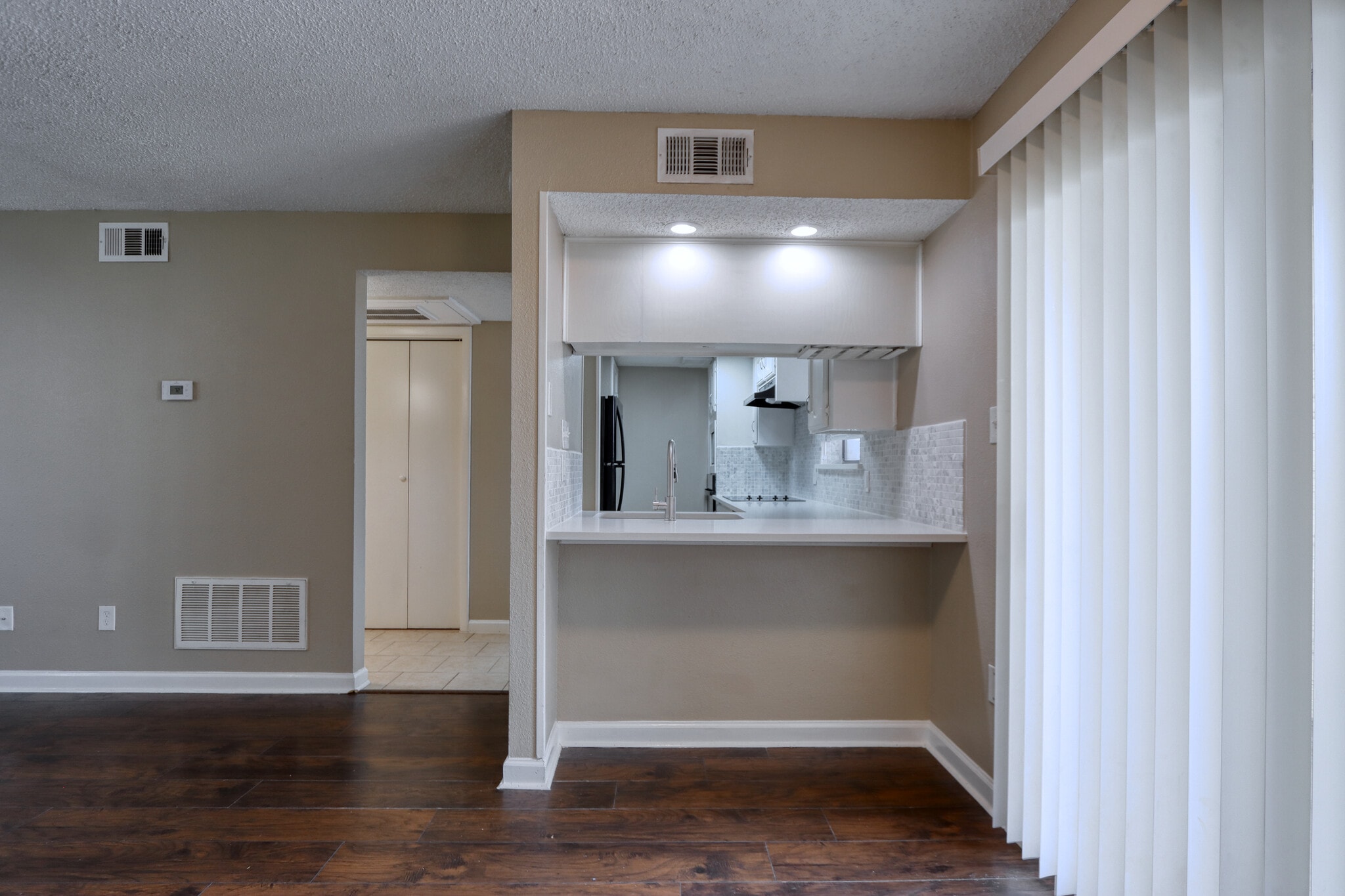 Building Photo - 711 Harbour Town Dr