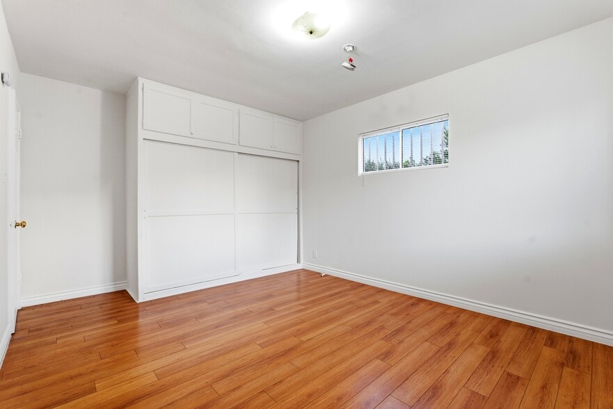 Building Photo - 7932 Brimfield Ave