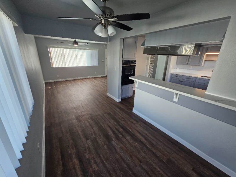 Building Photo - 1533 W 84th St