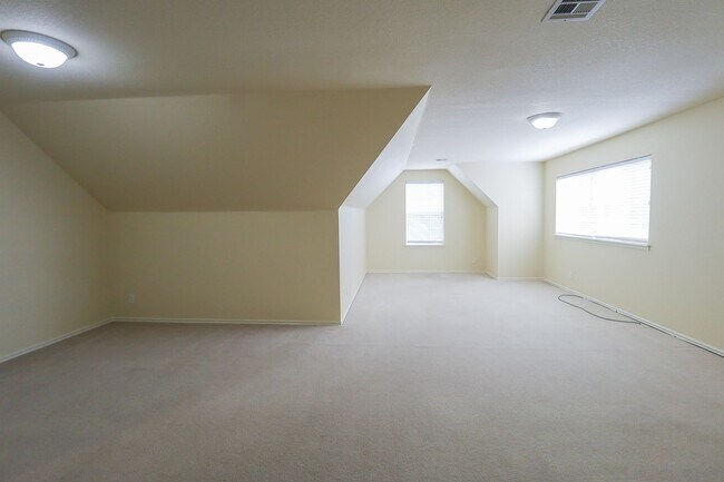Building Photo - 9141 E 101st Pl S