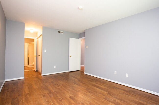 Building Photo - 146 Candlewood Dr