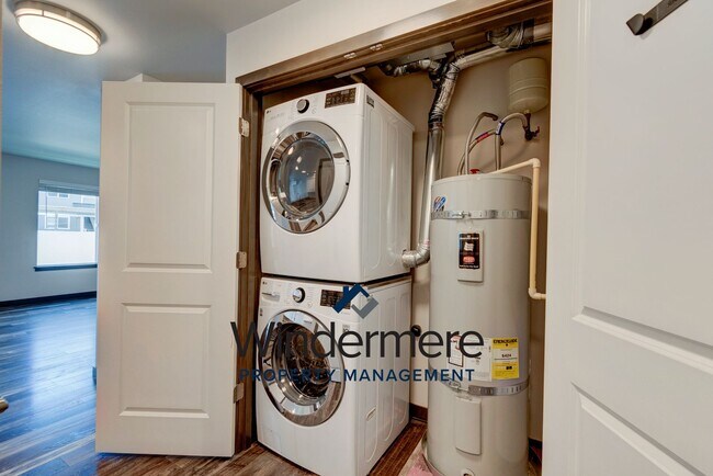 Building Photo - 2 Bedroom 2 Bath Condo in Summerwind Community