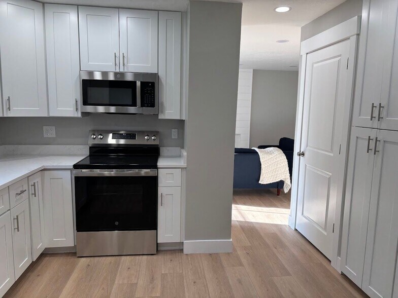 Building Photo - 9185 S Quail Hollow Dr