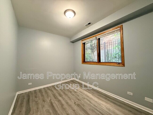 Building Photo - 2711 W Congress Pkwy
