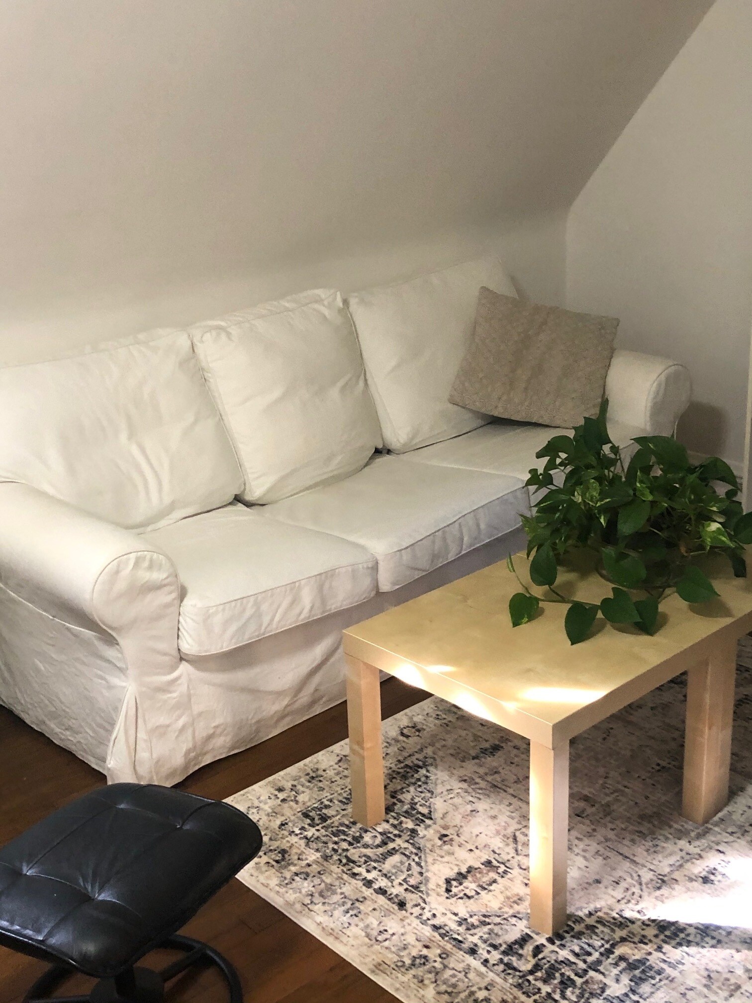 Building Photo - 2879 Ludlow Rd