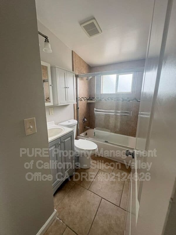 Building Photo - 40469 Shaw Ct