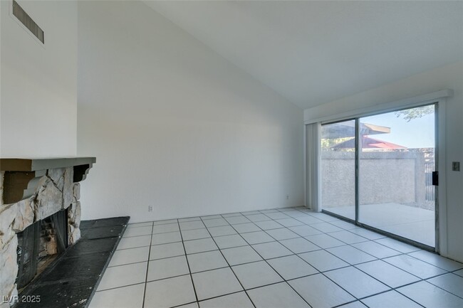 Building Photo - 4012 Grasmere Ave