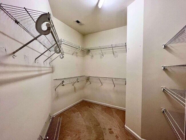 Building Photo - EXCELLENT LOCATION!