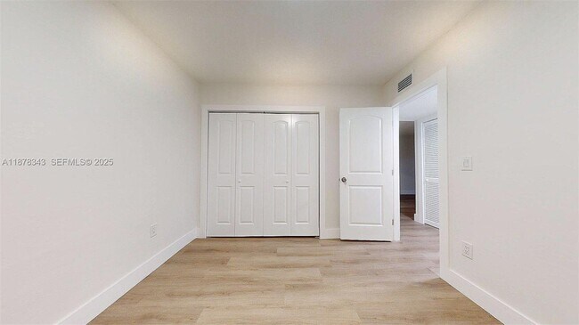 Building Photo - 567 SW 3rd St