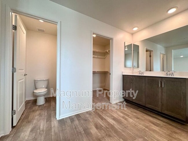 Building Photo - 31343 Autumn Blaze Dr