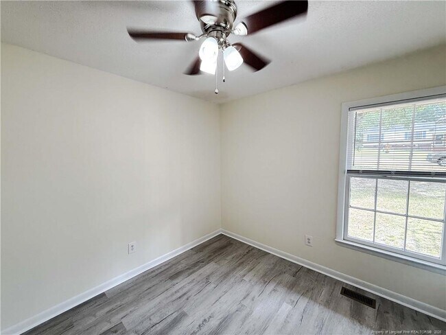 Building Photo - 518 Suffolk Ct