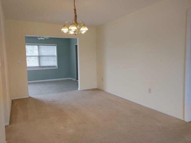 Building Photo - 6498 Fabian Rd