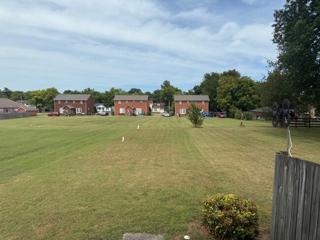 Building Photo - 705 Vanview Dr
