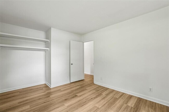 Building Photo - 3705 Donaldson Dr NE