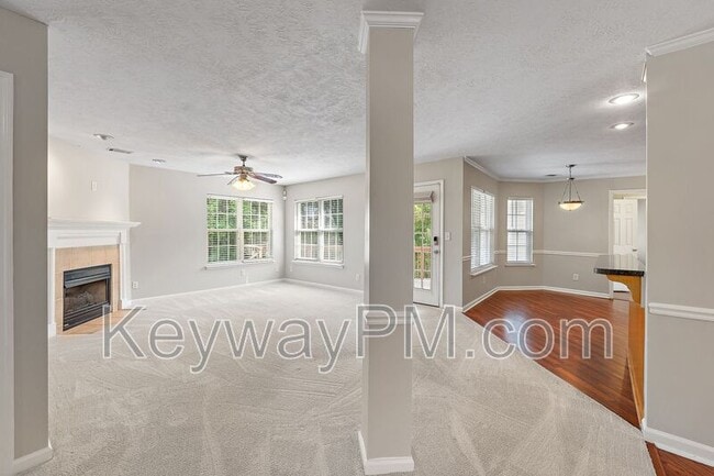 Building Photo - 845 Prairie Ln