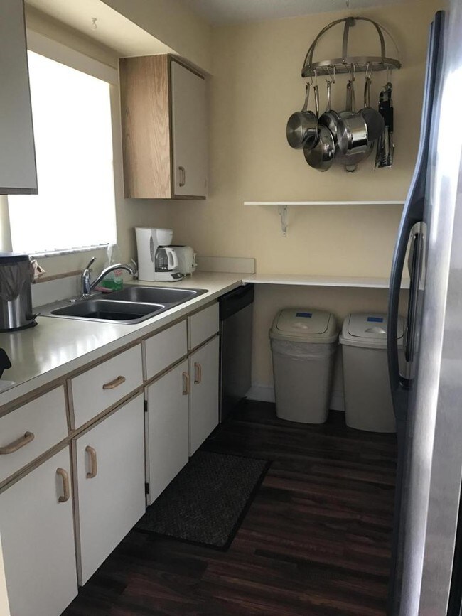 Building Photo - 5704 Channel Dr