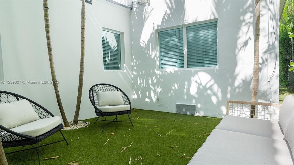 Building Photo - 1310 Flamingo Way