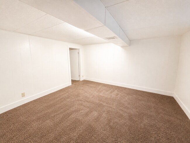 Building Photo - 2811 S Lamonte St