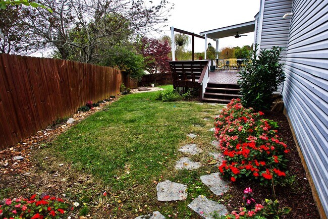 Building Photo - 2627 Holly Rock Dr