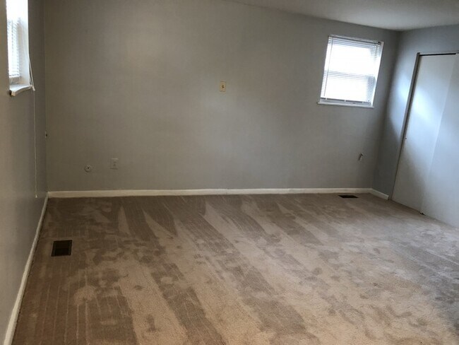 Building Photo - Studio Apartment- Bustleton 19115