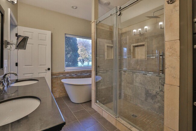 Building Photo - 151 N Meadow Ridge Trail