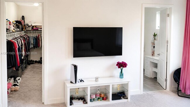 Building Photo - 4993 Ofanto Ln