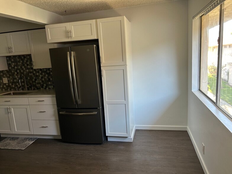 Kitchen - 8609 Lake Murray Blvd