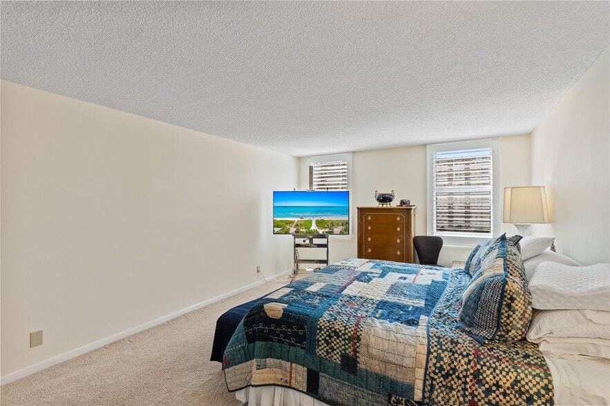 Building Photo - 1920 S Ocean Dr