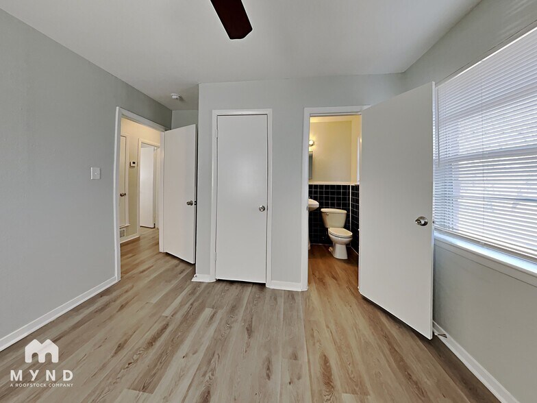 Building Photo - 4245 Larson Ln