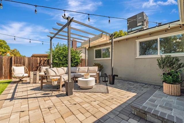 Building Photo - 3425 Dormer Ave