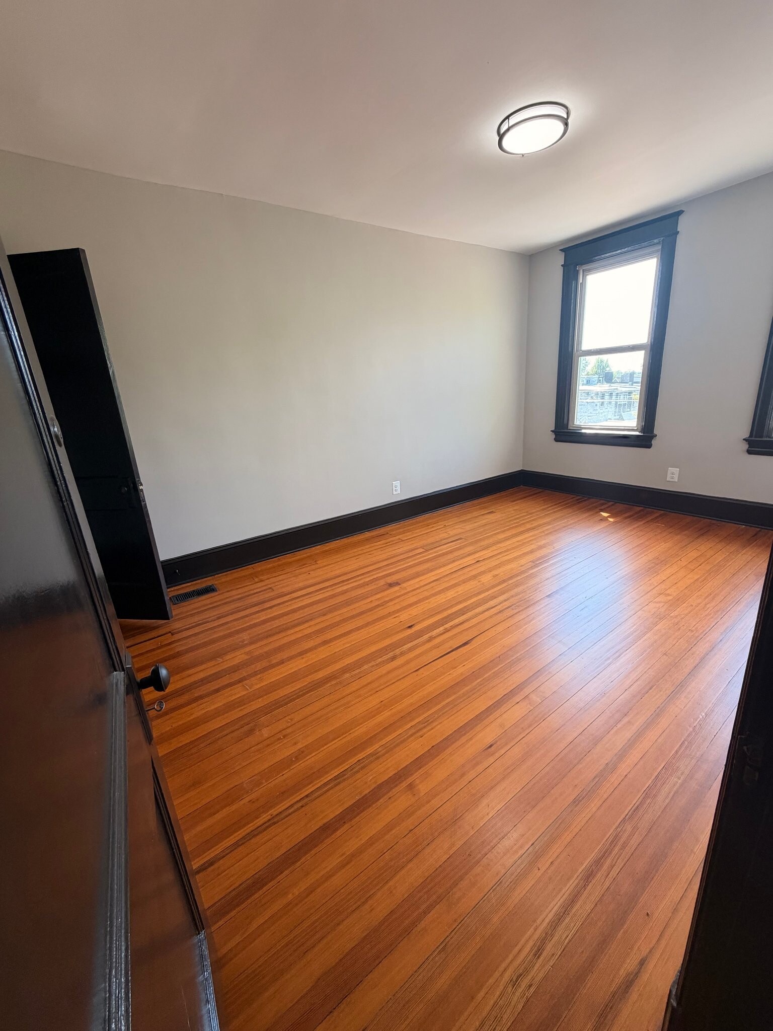 Building Photo - 1303 Kennedy St NW